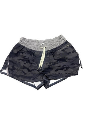 Vuori Women's Clementine Shorts Gray Black Camo Camoflage Lined Women XS